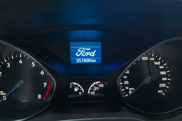 Used Ford Focus 2018 Hatchback Classic 1.6L Automatic Trendy SmartDrive Edition
