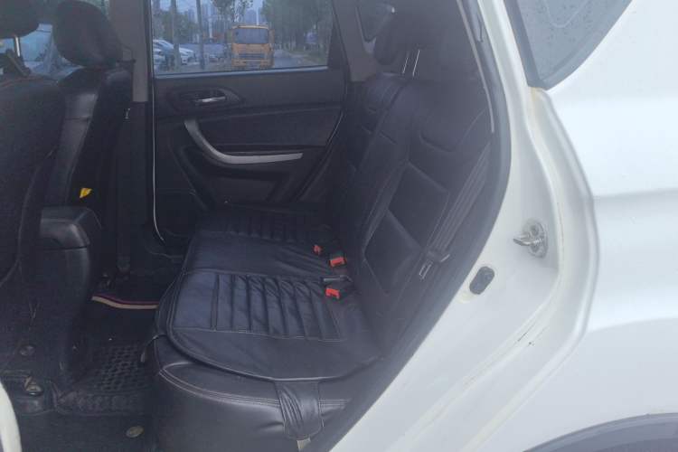 Used CHANGAN CS35 2012 1.6L Automatic Luxury Version China IV Standard

