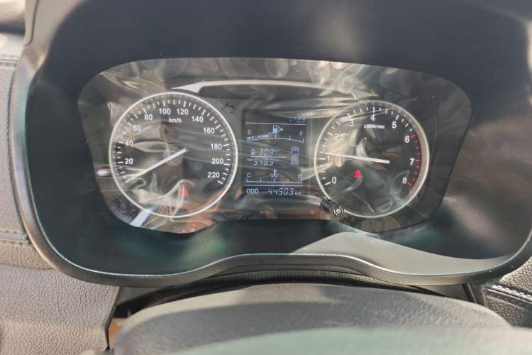 Used SWM X7 2016 1.8L Manual Comfort Version 7 Seats
