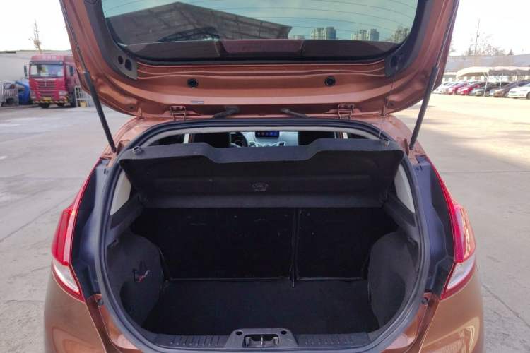 Used Ford Fiesta 2013 Hatchback 1.5L Automatic Fashion Edition
