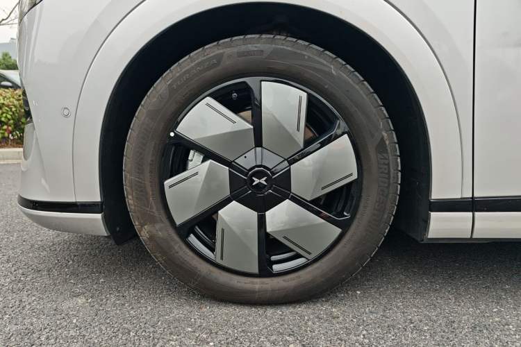 Used XPeng X9 2024 610 Long-Range Pro