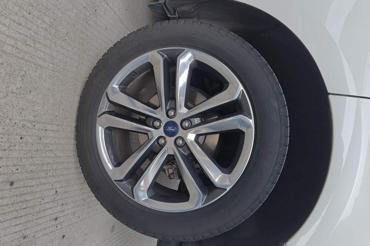 Used Ford Edge 2017 EcoBoost 245 Two-Wheel-Drive Sporty 7-Seater