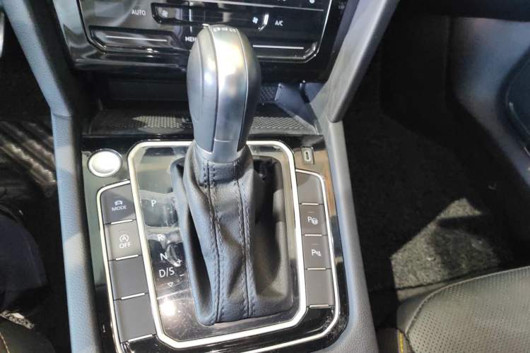 Used Volkswagen FAW-Volkswagen CC 2023 380TSI Striking Edition Gear Lever
