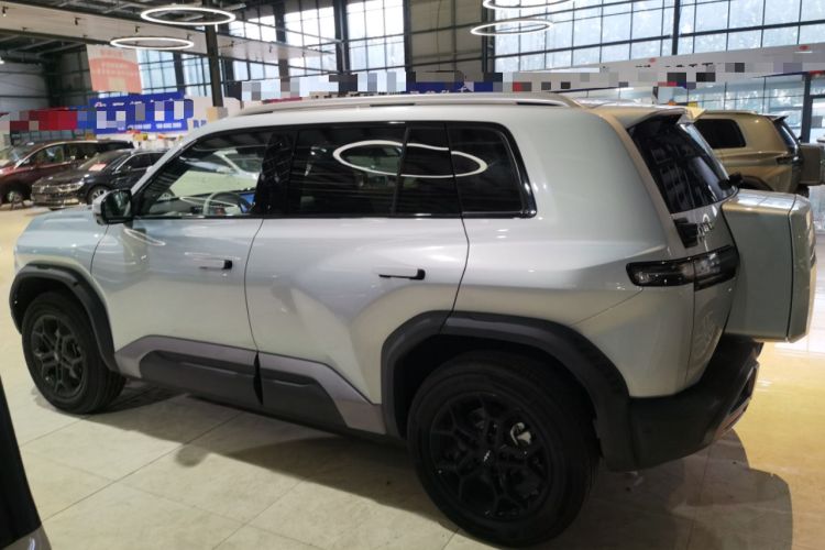 Used Formula Leopard Titanium 3 2025 501 km Range Rear-Wheel Drive Intelligent Driving Max Edition
