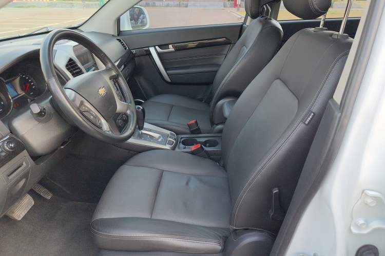 Used Chevrolet Captiva 2017 2.4L 4x4 Flagship Edition 7-Seater

