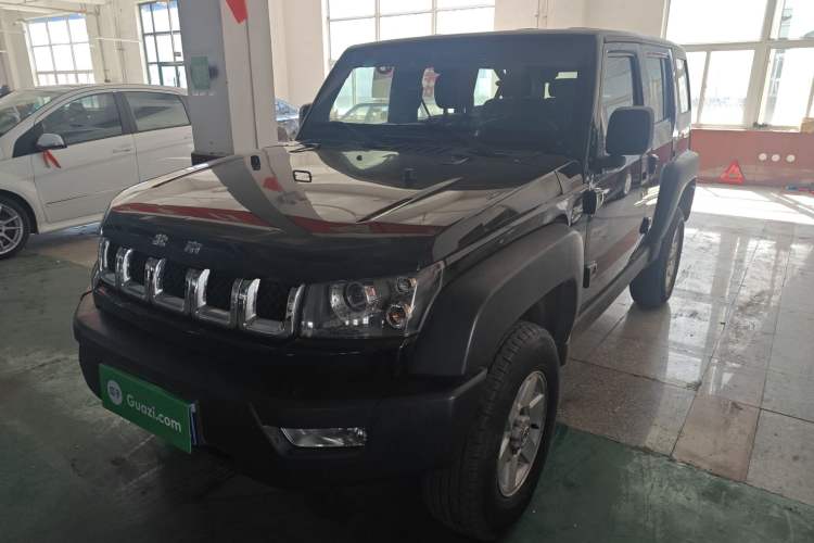 Used BAIC Off-Road BJ40 2016 40L 2.0T Manual Two-Wheel Drive Luxury Edition
