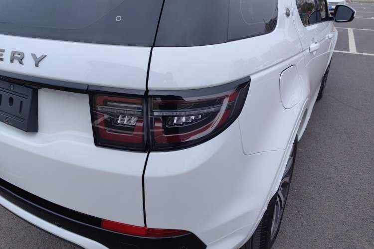 Used Land Rover Discovery Sport 2020 249 PS R-Dynamic Performance Tech Edition 7 Seats Exterior 3