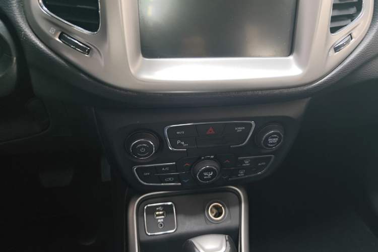 Used Jeep Compass 2017 200T Automatic Family Edition