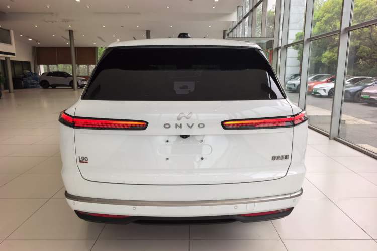 Used ONVO Luxeed L90 2025 Model—Ultra Six-Seater Version