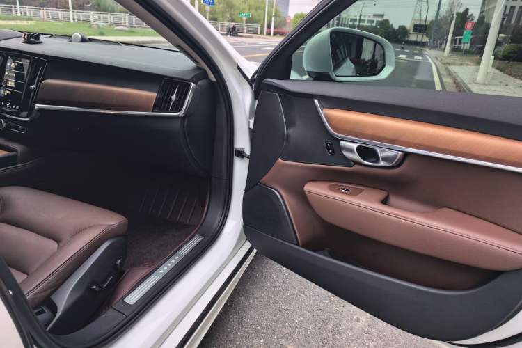 Used Volvo S90 2020 T5 Zhiyi Luxury Edition

