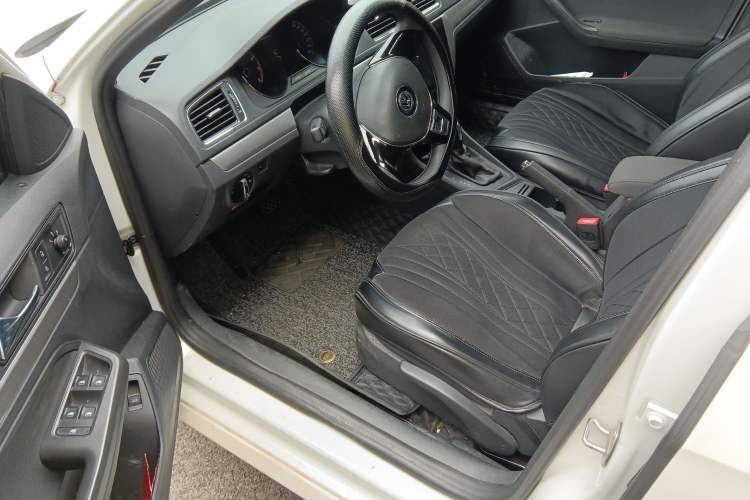 Used Volkswagen Lavida 2017 1.6L Automatic Fashion Edition