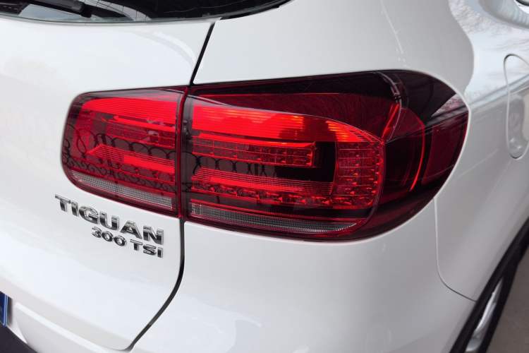 Used Volkswagen Tiguan L 2017 300TSI Automatic Two-Wheel Drive Silk Road Comfort Edition