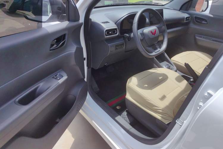 Used Wuling Hongguang New Energy 2024 All-Electric Model 300KM Practical Version