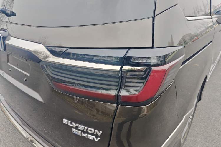 Used Honda Elysion 2022 2.0L eHEV Luxury First Edition
