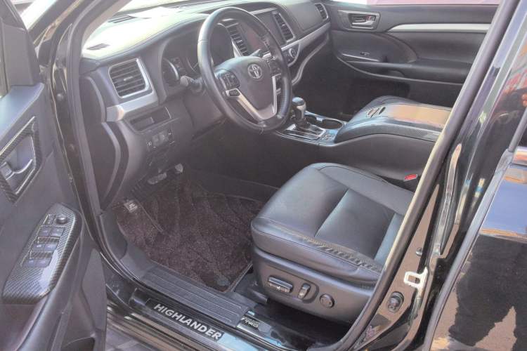 Used Toyota Highlander 2018 2.0T Two-Wheel Drive Prestige Edition 7 Seats China VI Standard