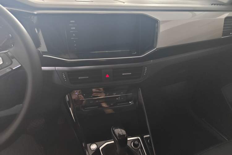 Used Volkswagen Tayron 2020 330TSI Two-Wheel Drive Luxury Smart Connectivity Version Audio And AC Panel