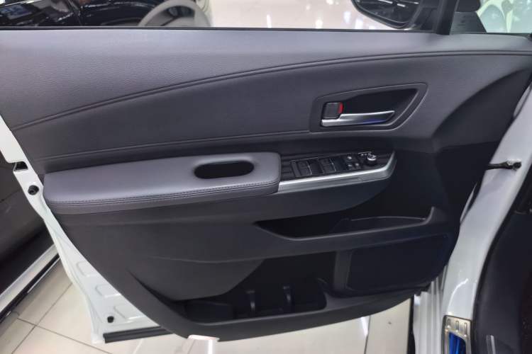 Used Toyota SIENNA 2021 2.5L Hybrid Ultimate Edition Interior 9