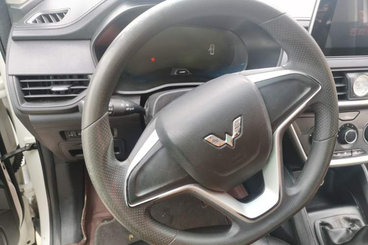 Used Wuling Hongguang S3 2018 1.5L Manual Comfort Model China V Standard