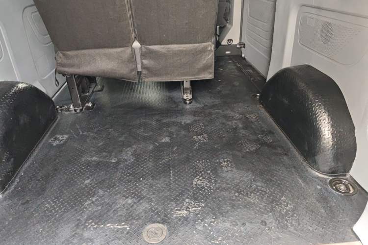 Used Iveco Fidato 2023 C30 Passenger Van 2.0T 93kW Manual Transmission Xingtu Edition Low Roof
