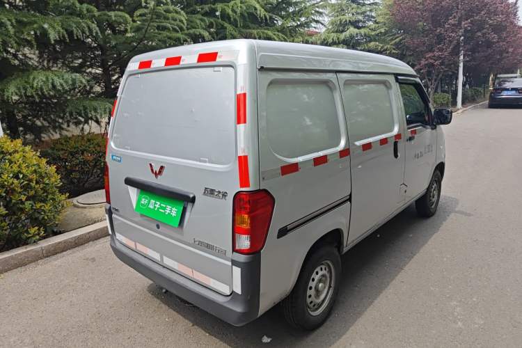 Used Wuling Zhiguang 2020 1.2L Van Utility Model China VI Emission Standard 2 Seats LSI Rear Right 45 Deg