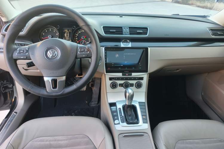 Used Volkswagen Magotan 2015 Facelift 1.8TSI Luxury Model
