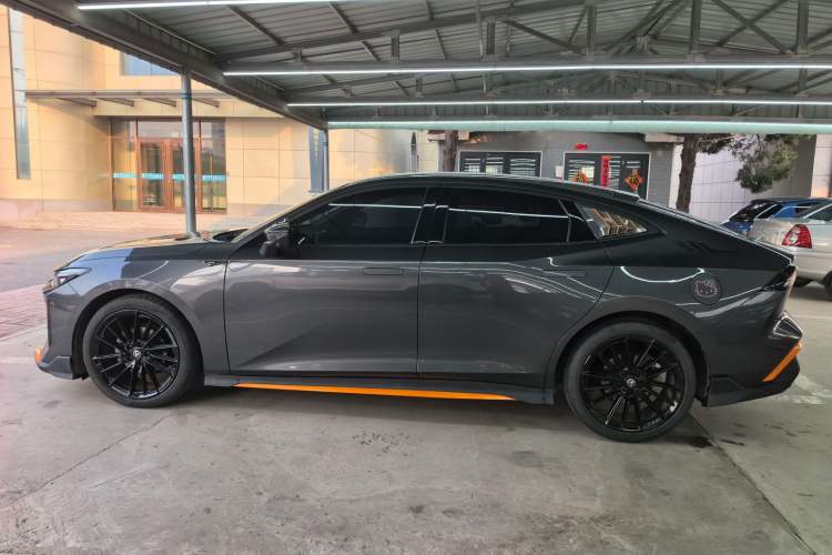 Used CHANGAN UNI-V 2024 1.5T Prestige Sport Edition Exterior 2