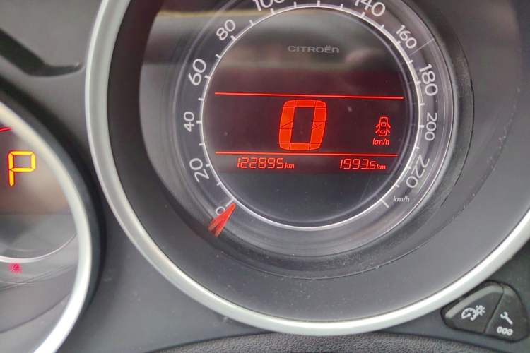 Used Citroen C4L 2014 1.6THP Intelligent Drive Automatic Dynamic Model
