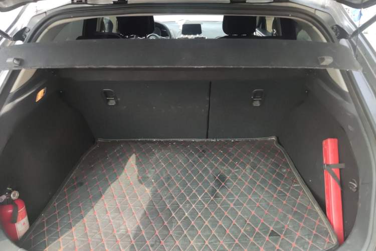 Used Mazda 3 Axela 2017 Hatchback 1.5L Automatic Luxury Model Emission Standard China V Trunk