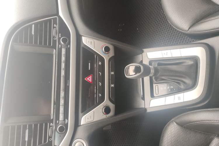 Used Hyundai Elantra (6th Generation / Lingdong) 2016 1.6L Automatic ZhiXuan · Luxury Version
