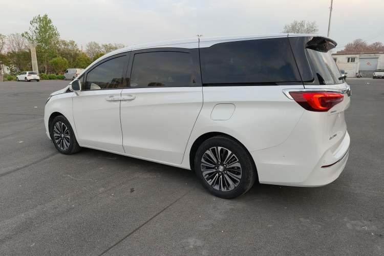 Used Buick GL8 2021 ES Landtrek 653T Luxury Model