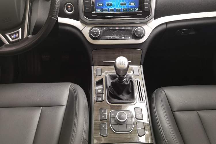 Used Haval H6 Coupe 2016 Blue-Label Diesel 2.0T Manual Two-Wheel Drive Elite Model China IV Standard
