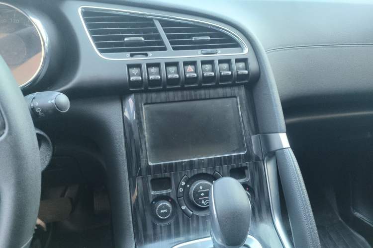 Used Peugeot 3008 2015 1.6THP Automatic Prestige Edition
