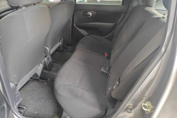 Used Nissan Livina 2015 1.6XE Manual Comfort Edition Interior 1