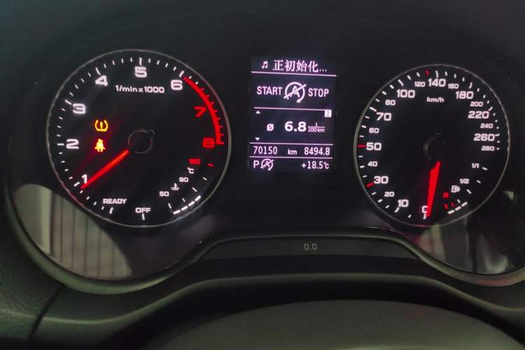 Used Audi Q2L 2021 35 TFSI Fashion Dynamic Model Odometer Close Up