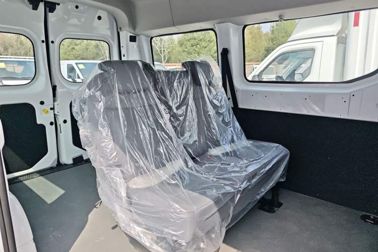 Used Farizon Super VAN 2025 Zhifu Edition, Short-axle Mid-roof 68kWh ZhiXin Interior 5