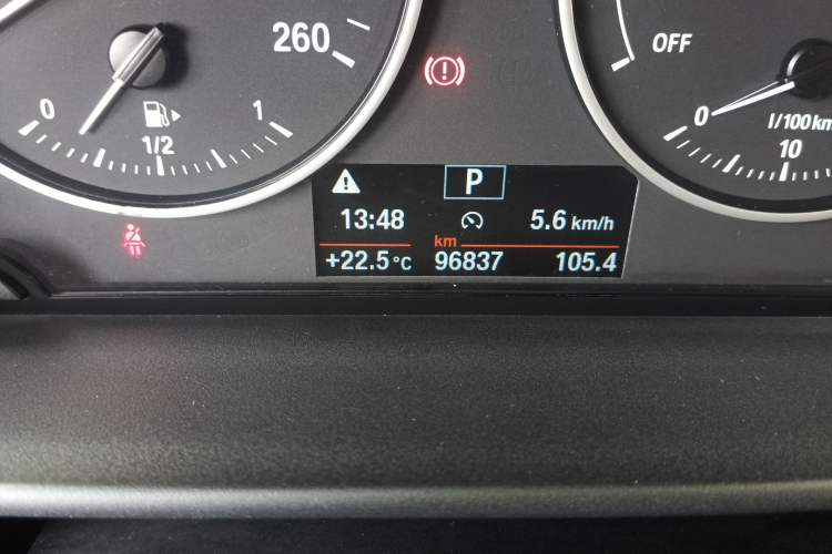 Used BMW 1 Series 2015 118i Urban Design Package Odometer Close Up