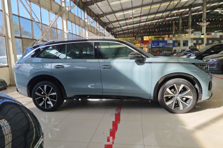 Used Volkswagen Tavendor 2023 380TSI All-Wheel Drive R-Line Journey Edition Exterior 2