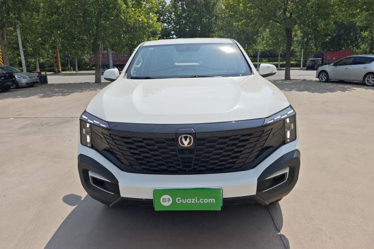 Used Changan Hunter 2024 Warrior Edition Luxury Model Dual-Motor All-Wheel Drive with Extra-Long Cargo Box