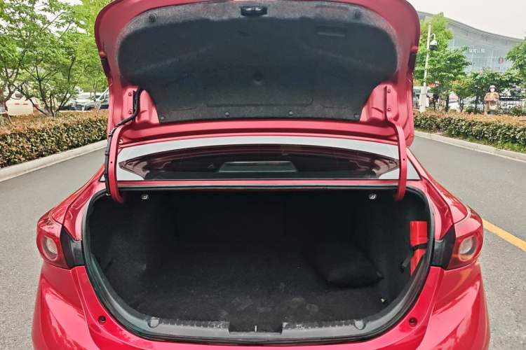 Used Mazda 3 Axela 2017 Sedan 1.5L Automatic Luxury Model Emission Standard China V Trunk