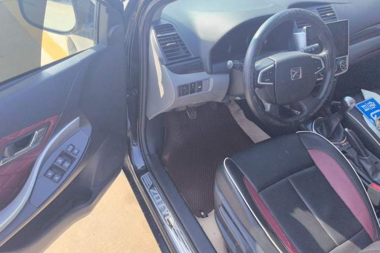 Used Zotye Z300 2014 New Vision 1.5L Manual Luxury Model