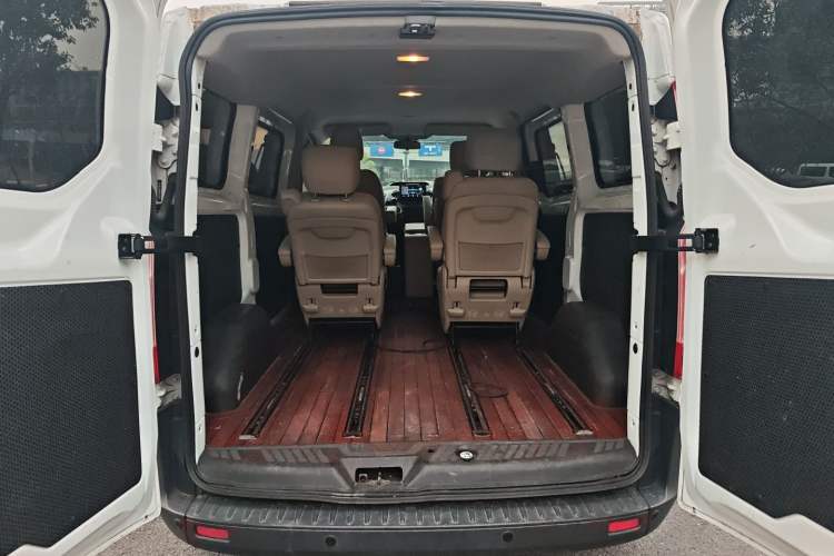 Used Ford Transit 2019 2.0T Diesel Multi-Purpose Commercial Vehicle Short Wheelbase Low Roof 6-Seater China VI Standard Trunk