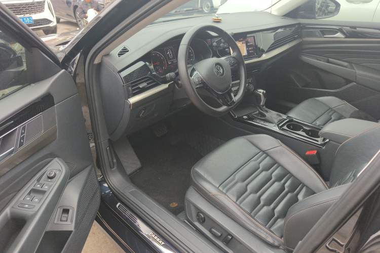Used Volkswagen Passat 2019 330TSI Elite Edition China VI
