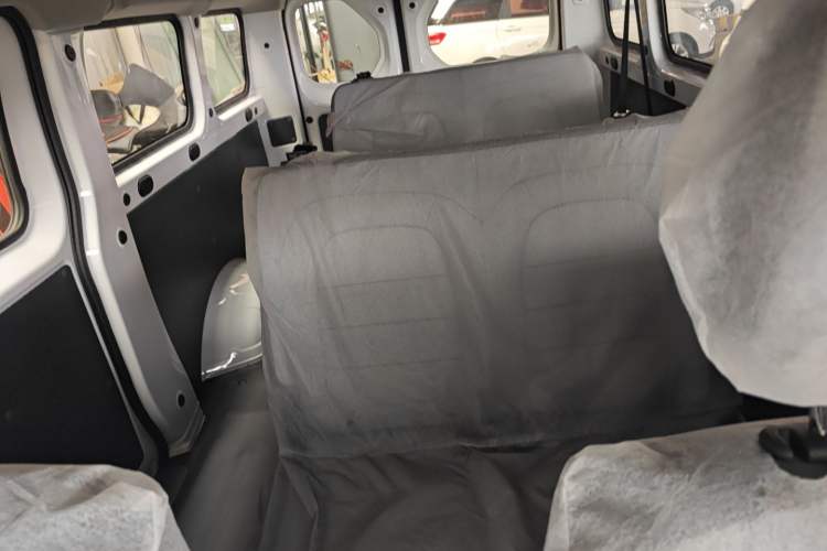 Used Wuling Yangguang 2025 Model 400km Bus Edition—Comfort Edition