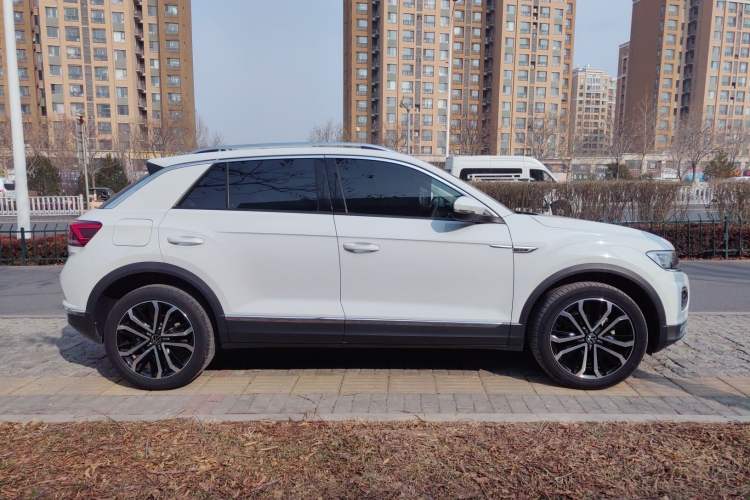 Used Volkswagen T-ROC 2021 280TSI DSG Two-Wheel Drive Comfort Connect Edition