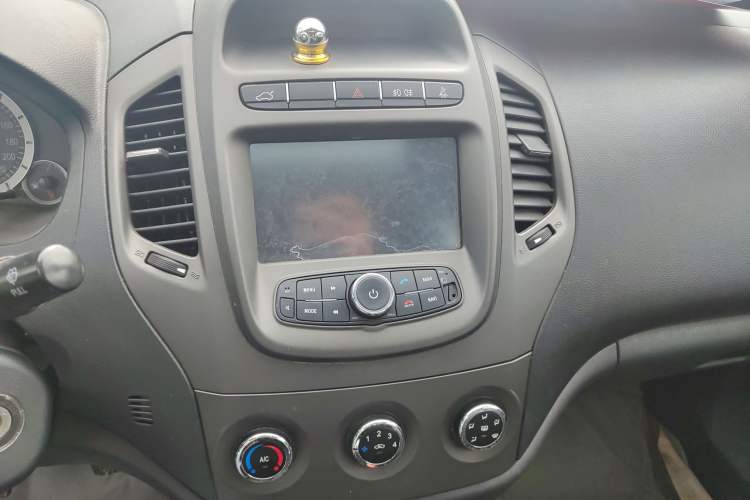 Used Geely Auto Diamond 2015 Sedan 1.5L Manual SuperDeluxe Model