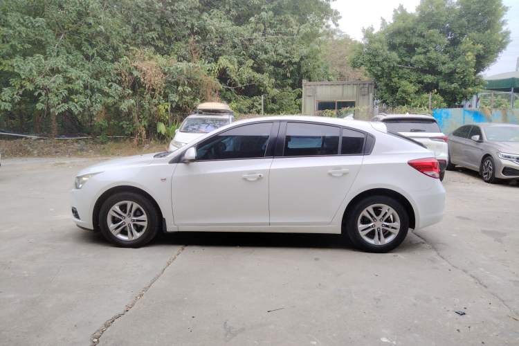 Used Chevrolet Cruze 2013 Hatchback 1.6L Automatic Luxury Model