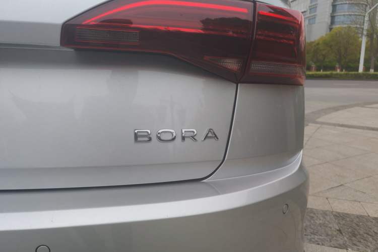 Used Volkswagen Bora 2021 1.5L Automatic Comfort Smart Connect Edition Exterior 4