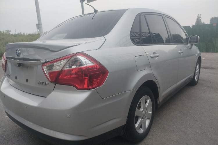 Used Venucia D50 2013 1.6L Manual Luxury Edition
