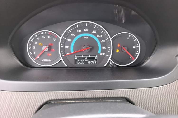 Used Wuling Rongguang New Truck 2019 1.5L Double-Cab China VI L3C Odometer Close Up