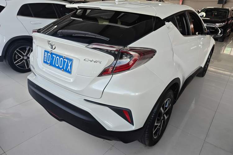 Used Toyota C-HR 2020 2.0L Luxury Edition Exterior 3